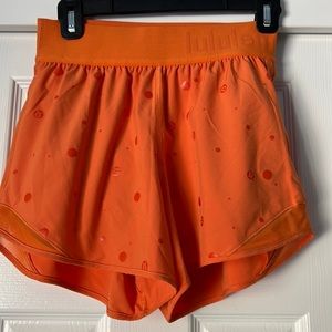 Lululemon Hottie hot short.